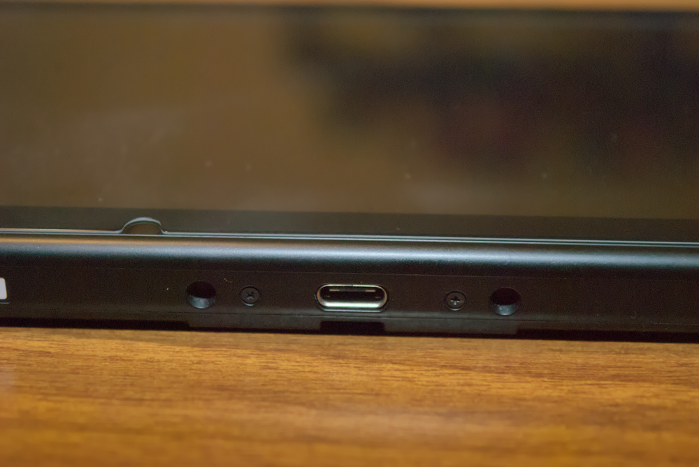 Close up showing the edge of the screen where the protector is visible